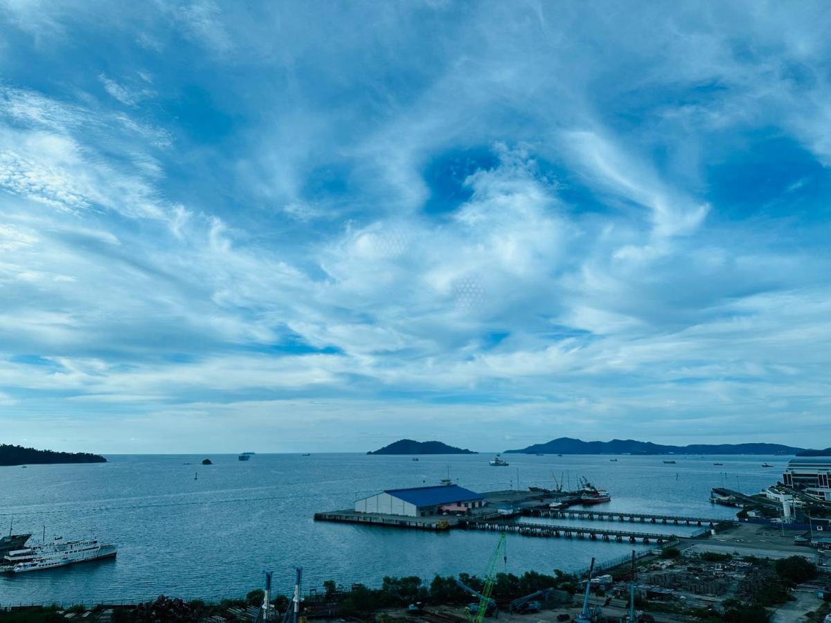 Jesselton Quay - Suite 1 By Staycation Suites Kk Kota Kinabalu Exteriör bild